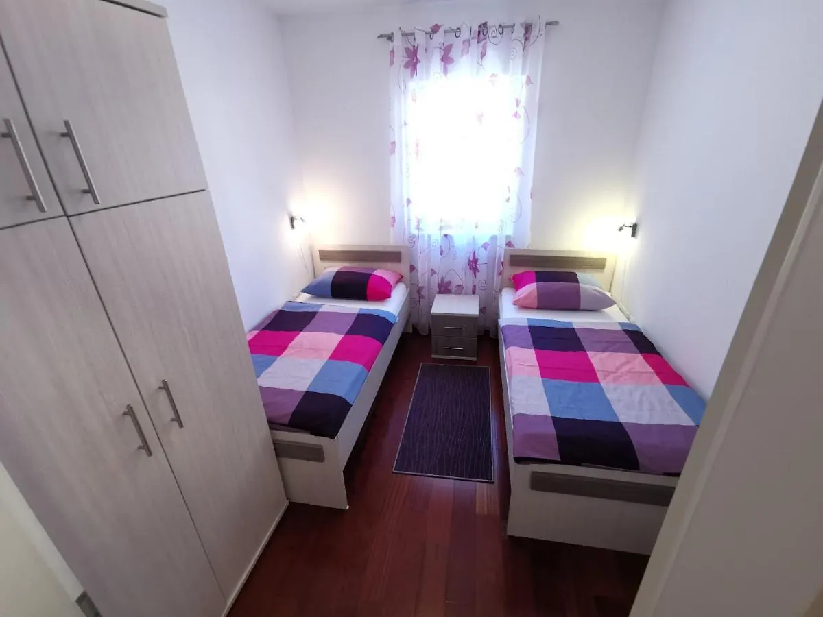 Villa Sara 50 M From The Beach Crikvenica